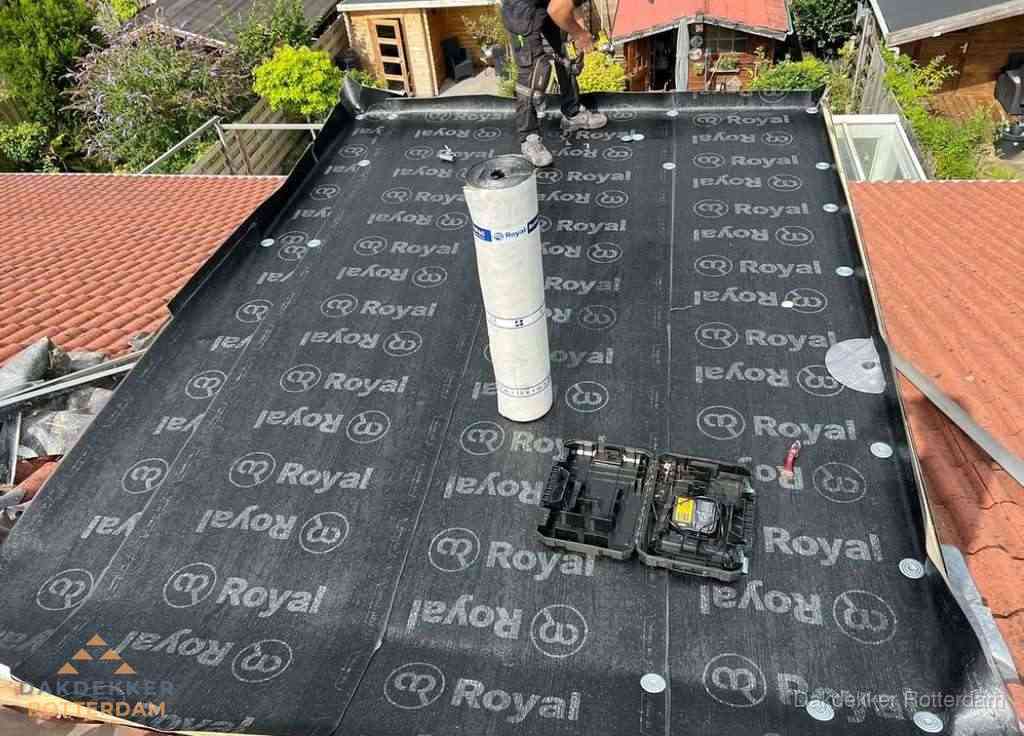 Dakrenovatie met Royal onderdak op plat dak in Rotterdam